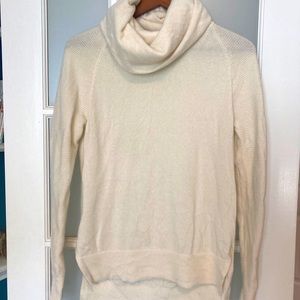 Athleta 100% cashmere turtleneck